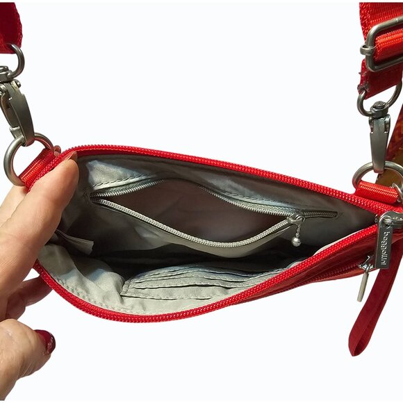 Baggallini Mini Red Crossbody Wristlet Detachable Strap Pockets - Picture 6 of 9